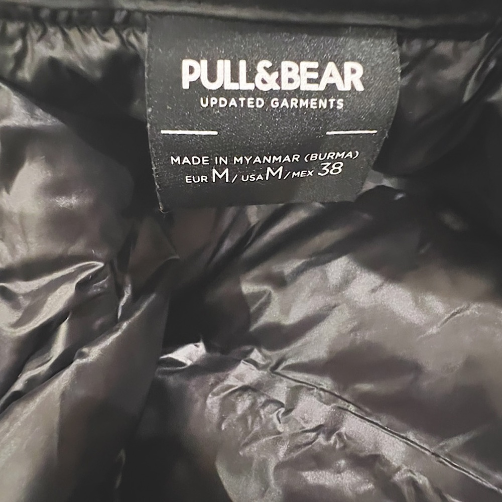 Small, black light Pull&Bear puffer
